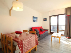 Studio rénové 4 pers avec balcon sud, proche pistes et commerces, casier à skis, parking - FR-1-687-33